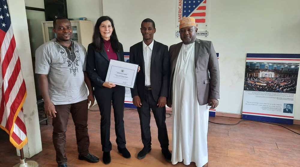 image Comoros Positif, premier journal en anglais aux Comores