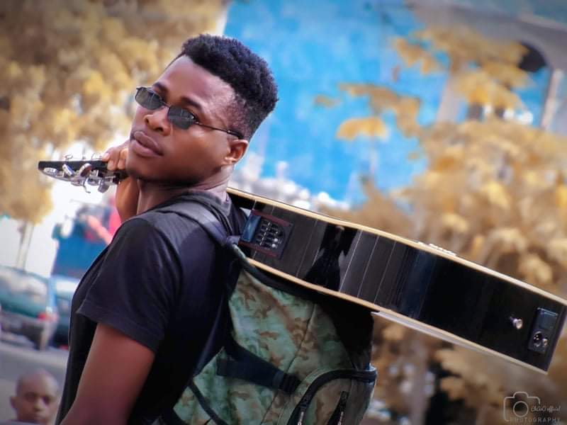 image M-Boka, un artiste musical qui place haut la barre