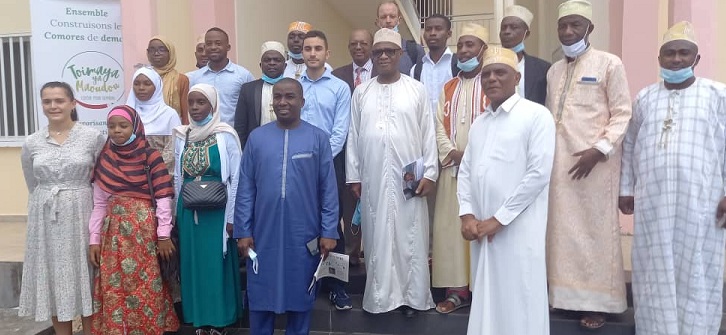image L’ONG Toimaya Ya Maoudou octroie des masques au secteur éducatif
