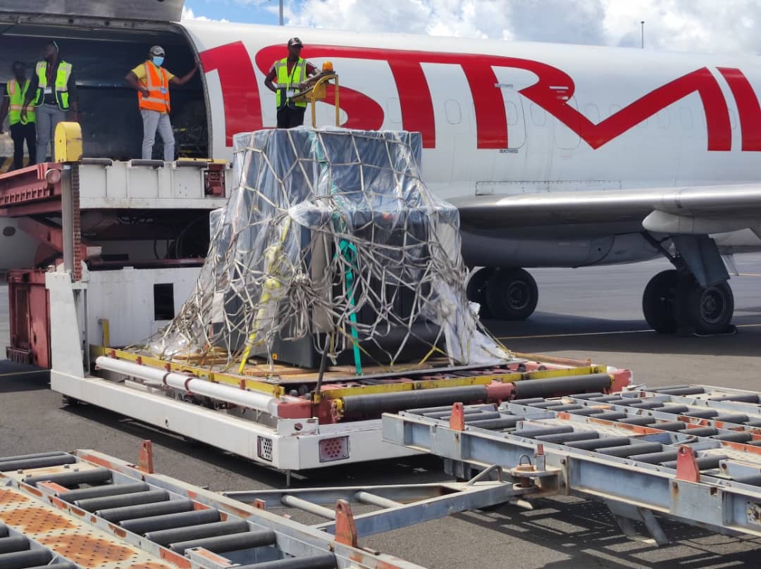 L’aéroport équipé d'un scanner à rayon X Hi-Scan 9075