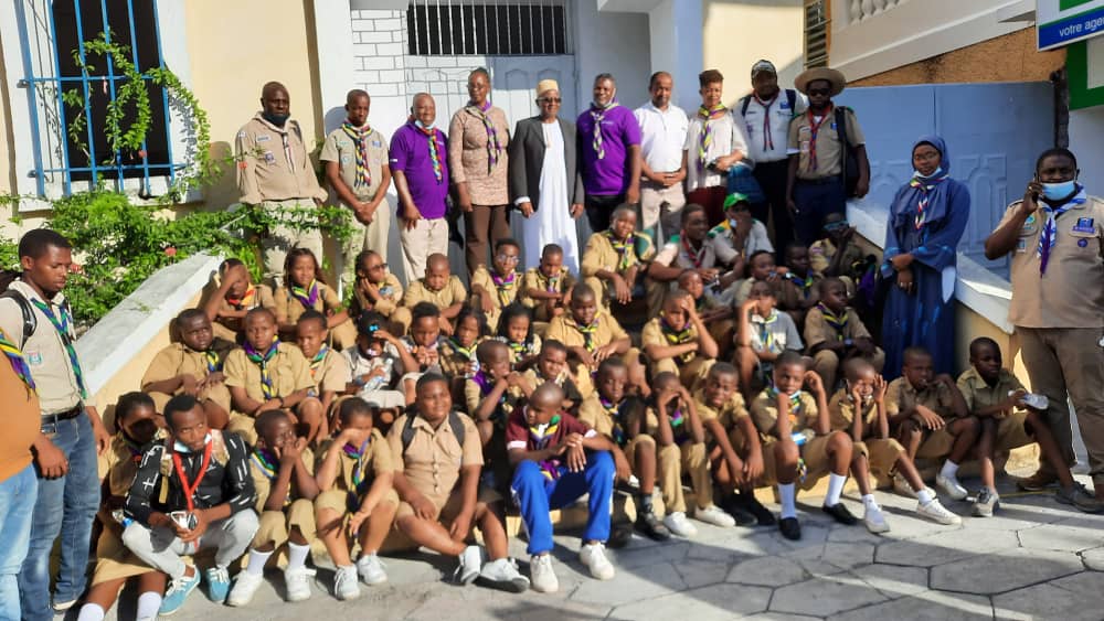 image Le maire de Moroni a reçu les scouts de Tanzanie et des Comores