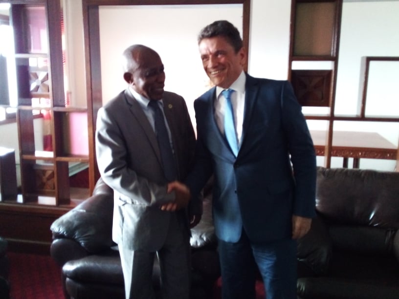 Sylvain Riquier en visite à l'université des Comores