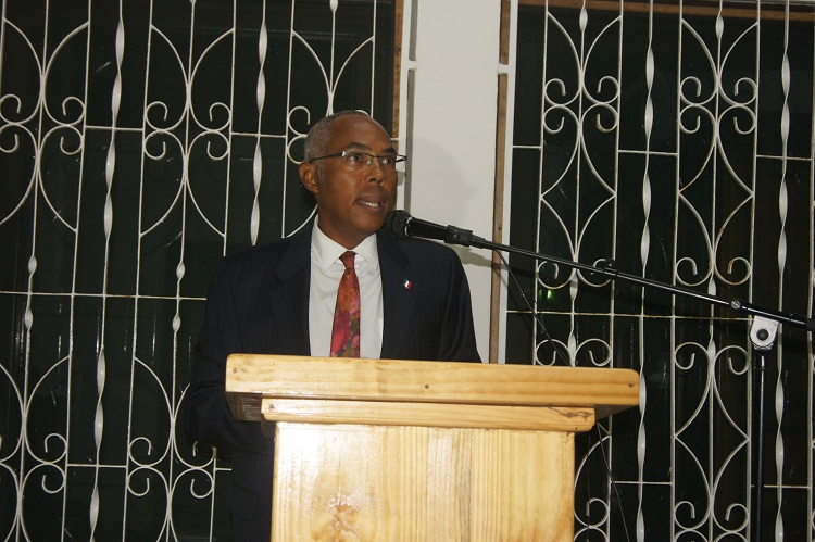Salon du livre / Premier salon du livre, une réussite pour l’ambassadeur de France