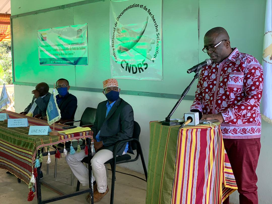 image Vers la numérisation des manuscrits et archives du CNDRS