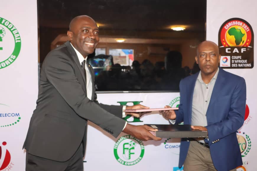 image Fédération de Football des Comores Secrétariat général : Signature et de prise de service