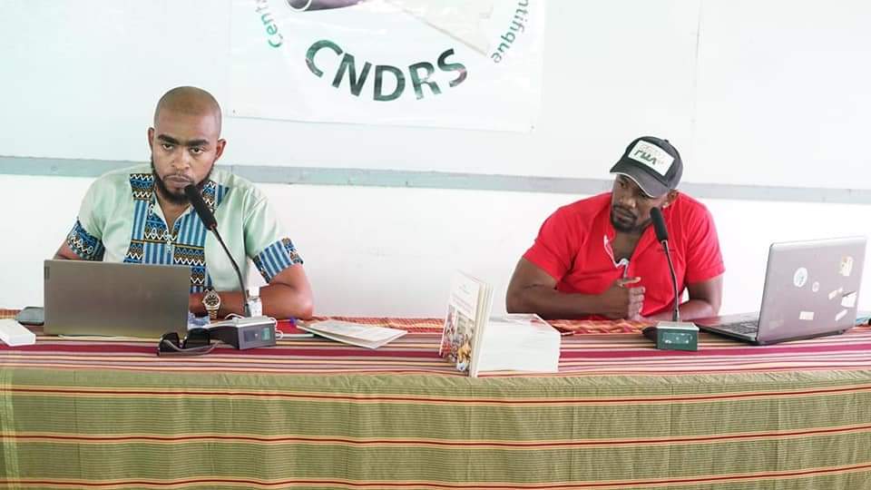 image Un livre qui parle des danses traditionnelles comoriennes