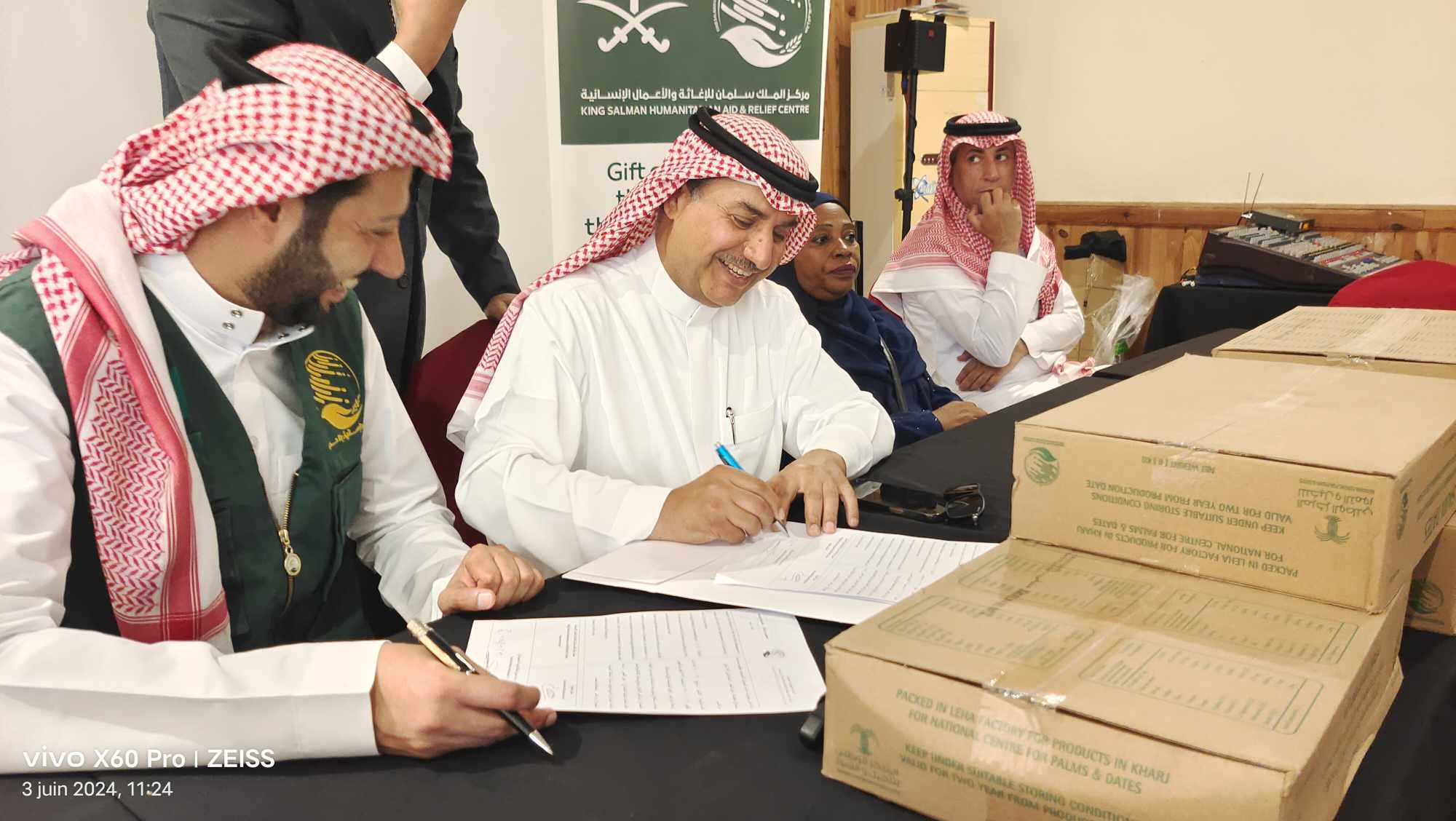 image 25 tonnes de dattes destinées aux Madrasas et ONG des enfants