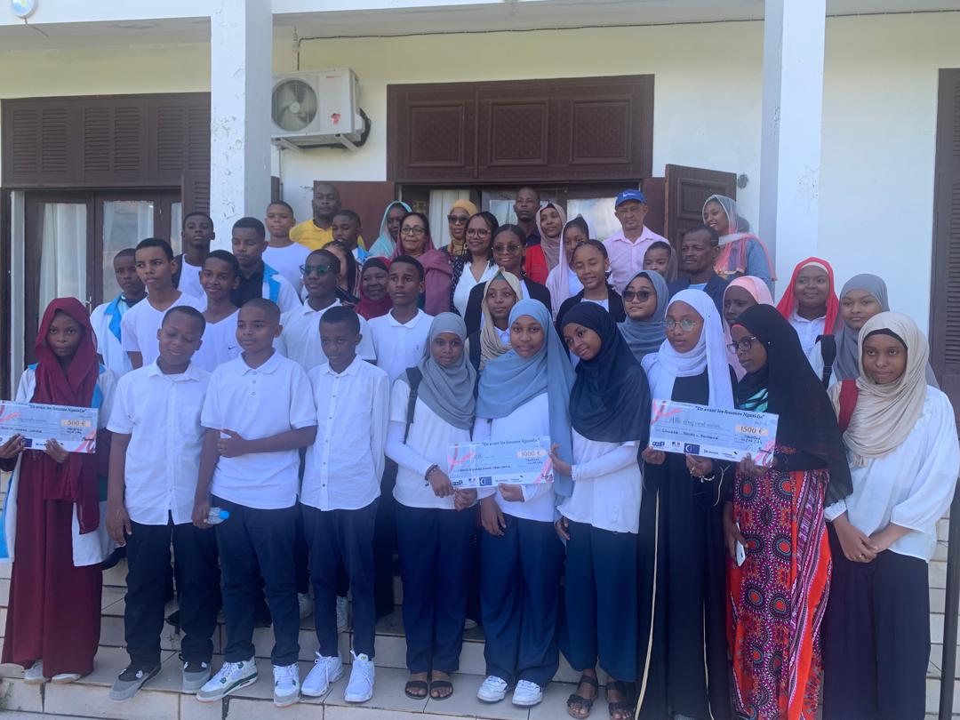 image Concours contre les Violences:  Le Collège de Mohoro remporte le 1e prix avec son slam