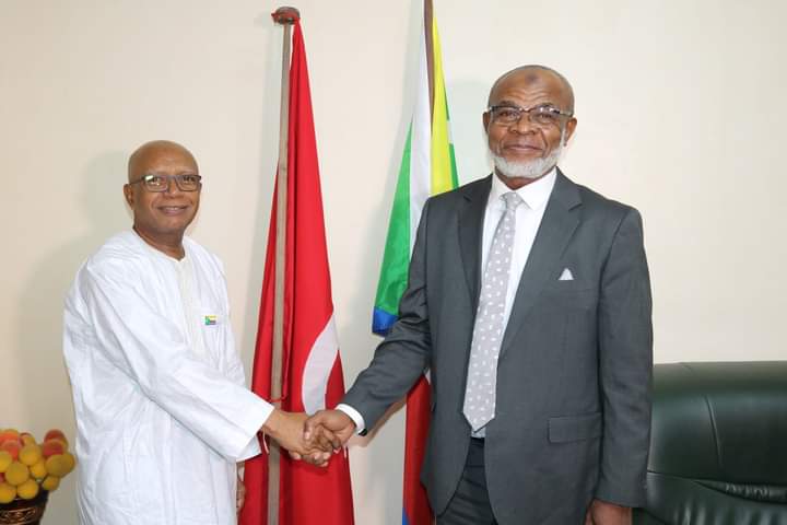 image Passation de service entre Anissi et Dr Zaidou