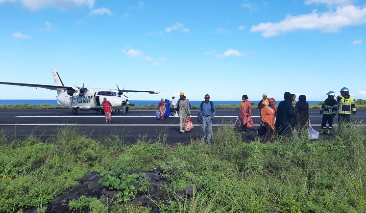 image R Komor : Un des moteurs lâche en plein vol