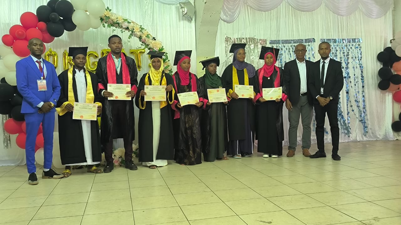 image 95 étudiants obtiennent leur diplôme d’informatique et comptabilité