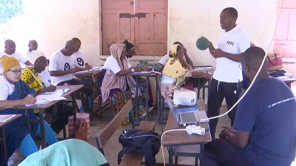 image Des instituteurs de Mwali préparés en EPS