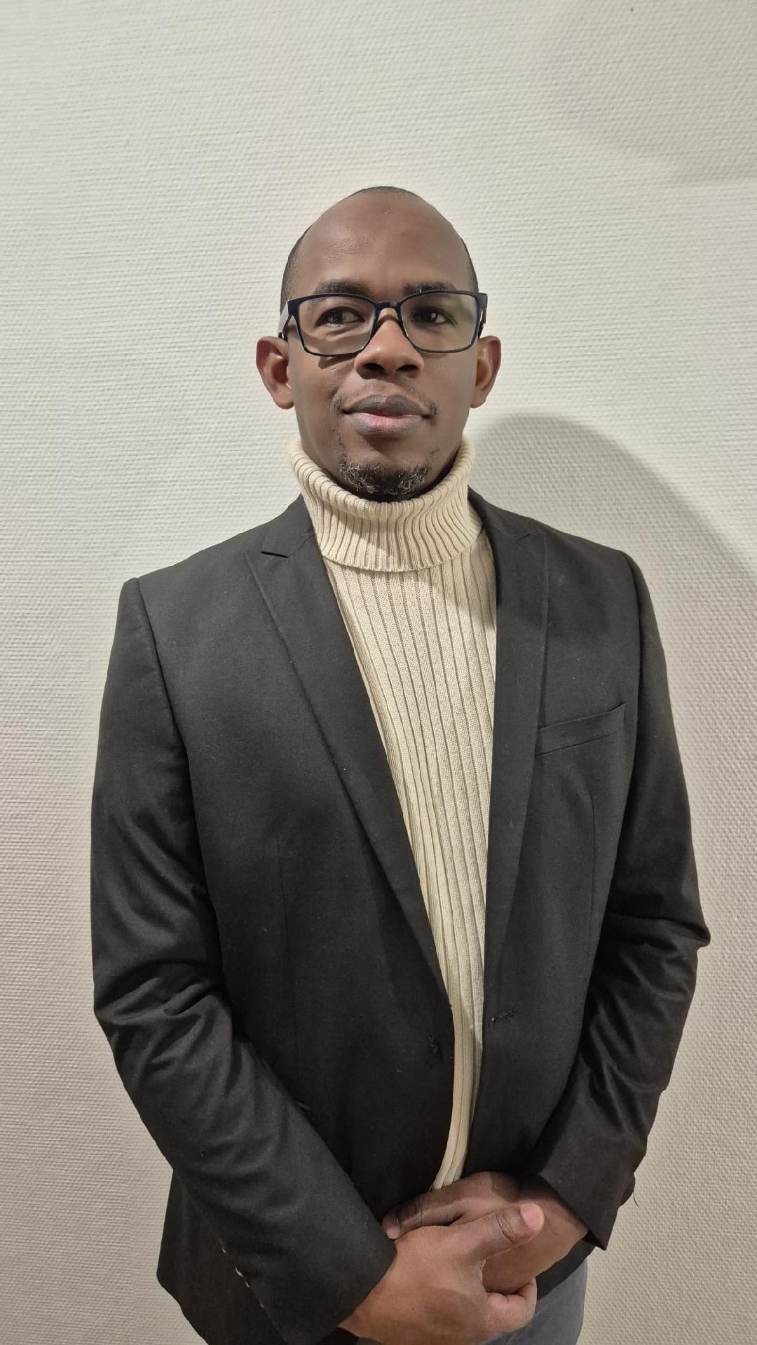 image Littérature : Abdallah Zaki, dessine les ponts de la République