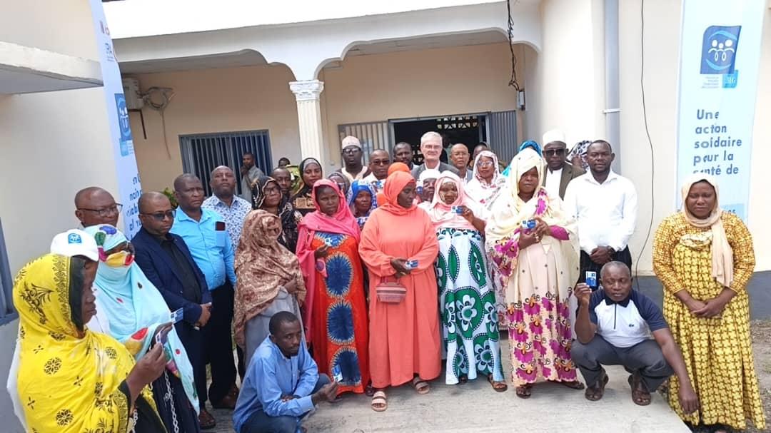 Assurance Maladie Généralisée (AMG) 79 ménages démunis reçoivent leurs cartes d’adhésion à Mohéli