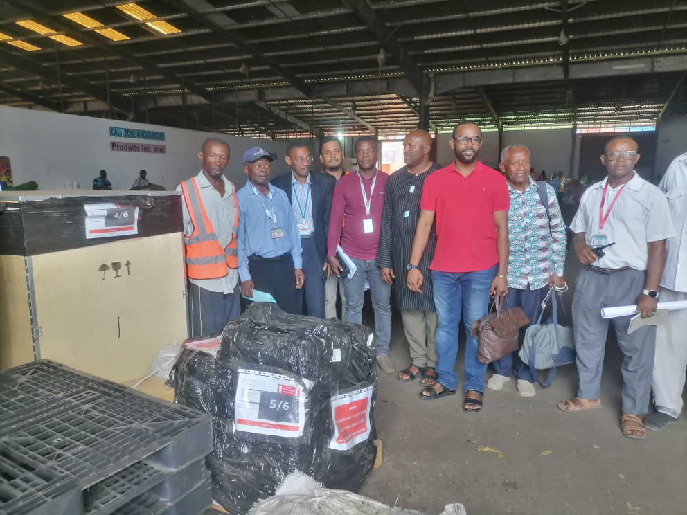 PRRC – Banque mondiale : Remise d’équipements de surveillance maritime à Mutsamudu