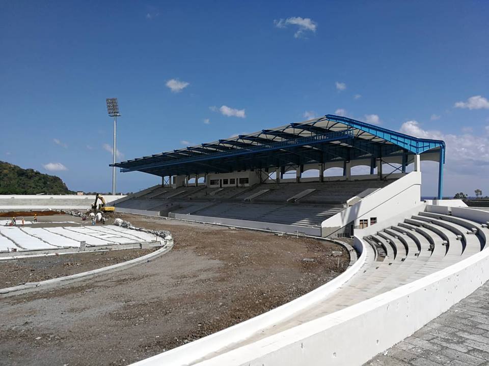 image Stade omnisport Malouzini  / L'entreprise SCG s’attaque à la pelouse