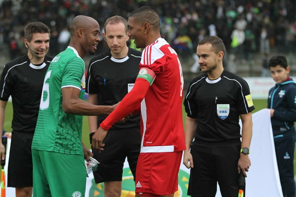 image Football : Match amical international à Paris Les Cœlacanthes tiennent tête aux Barea (1-1)