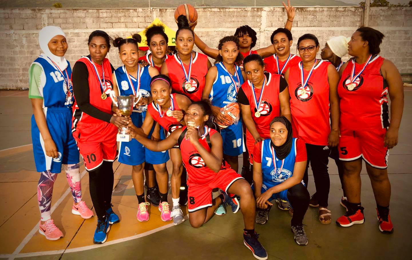 Basketball, coupe des Comores  Numériquement limitées, les basketteuses de Vouvouni s'écroulent (52-11) face à Olympique de Moroni