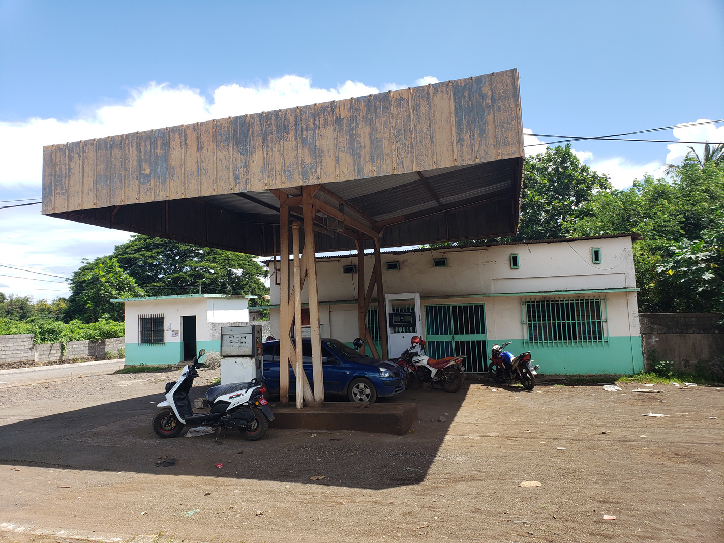 image Vente de produits pétroliers:  La station de la société des hydrocarbures à Mohéli va reprendre ses activités