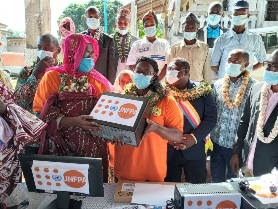 L’UNFPA remet du matériel informatique et mobilier aux comités de veille de Mohéli