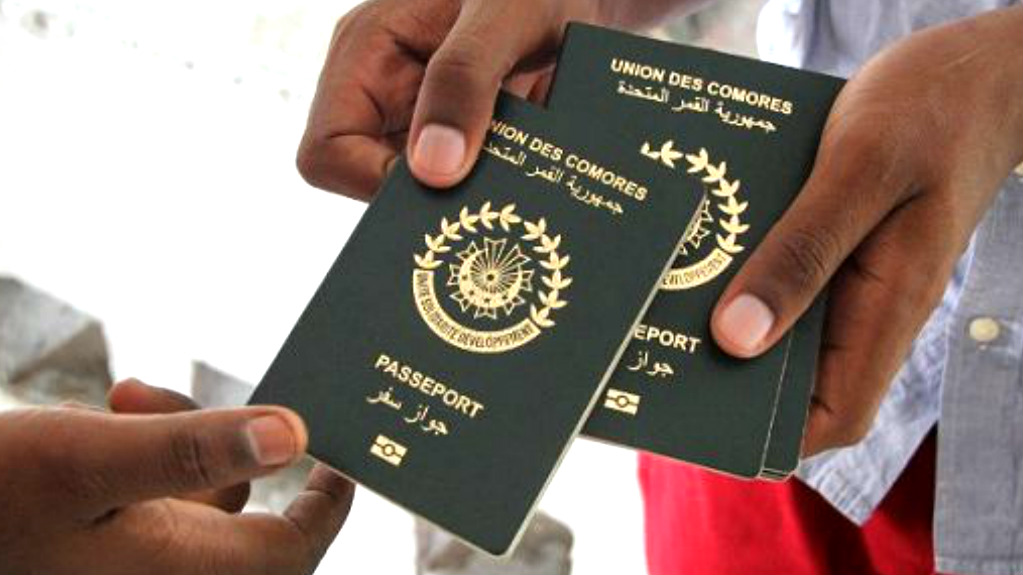 image Passeports ordinaires:  La longue quête