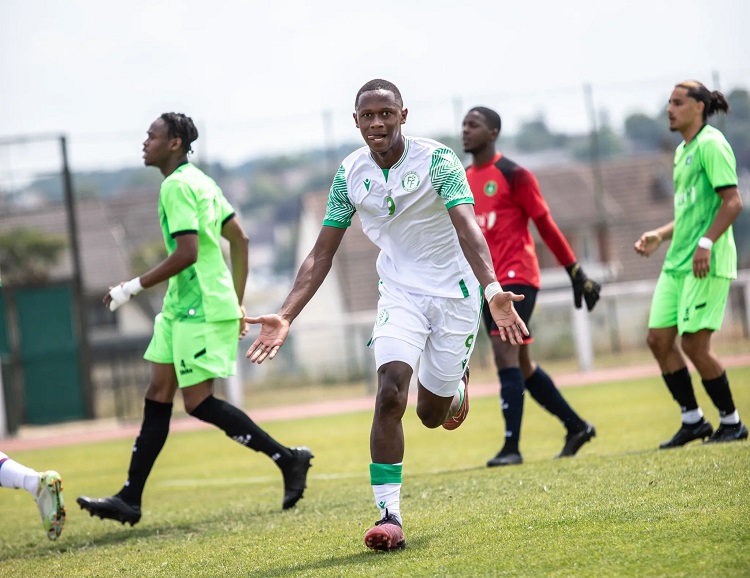 Kayoum Mbamba, entre football amateur et football international