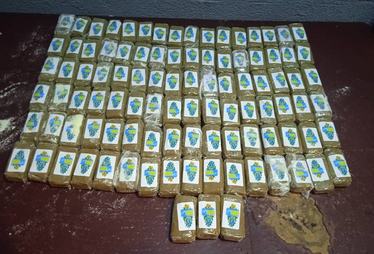 image Aéroport de Hahaya : 9 kilos de résine de cannabis dans des bagages
