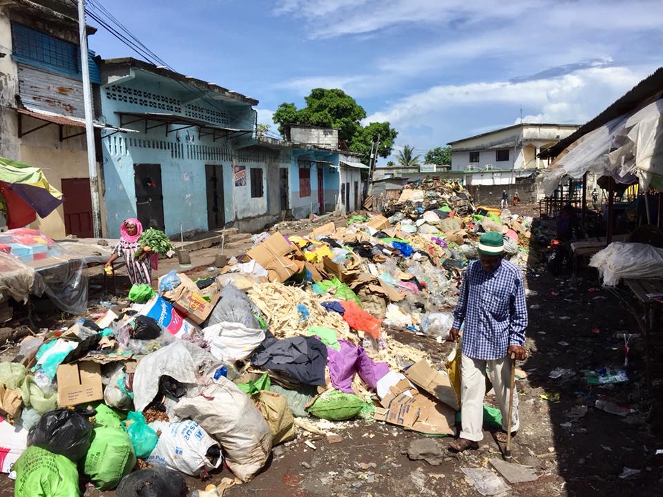 Blocage de la décharge d’Itsoundzou / Moroni décide de fermer ses marchés
