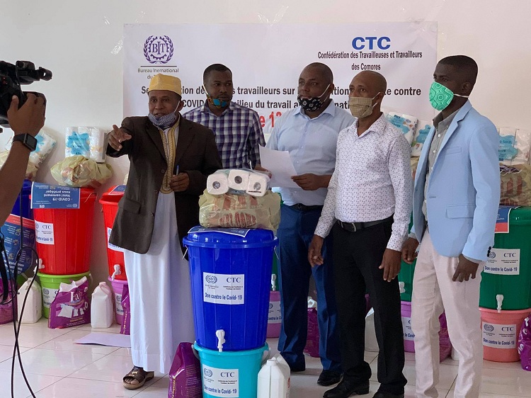 image La CTC remet des équipements de protection aux travailleurs